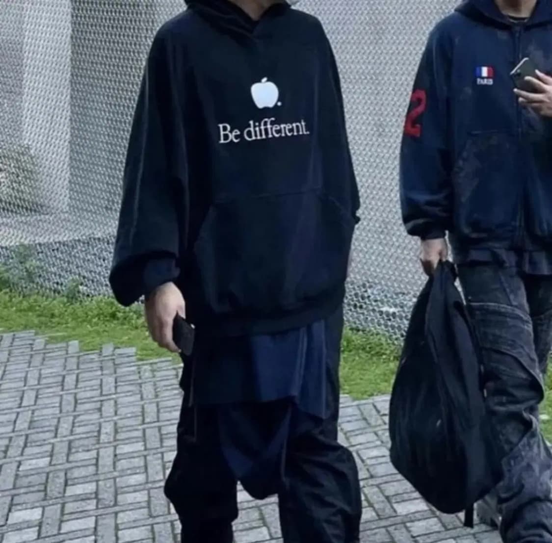 (2)발렌시아가 애플후드 런웨이 상품이미지2