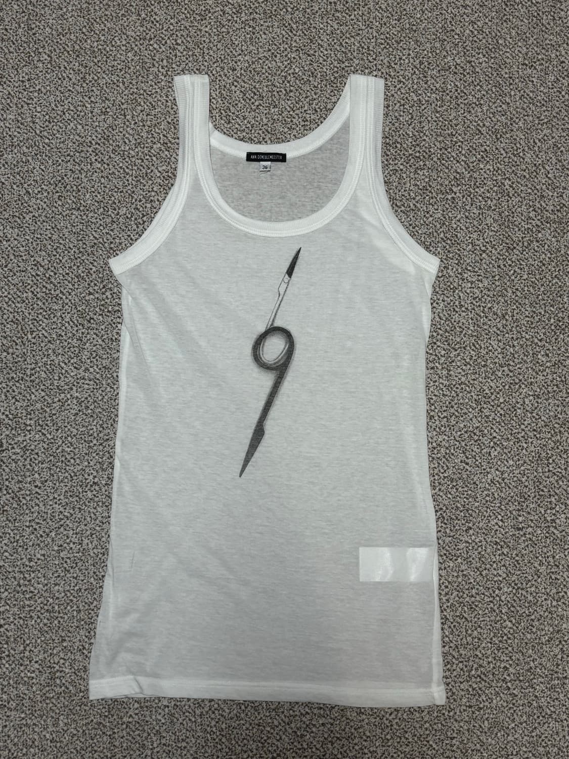 앤드뮐미스터 화이트 슬리브리스 탱크탑 상품이미지3