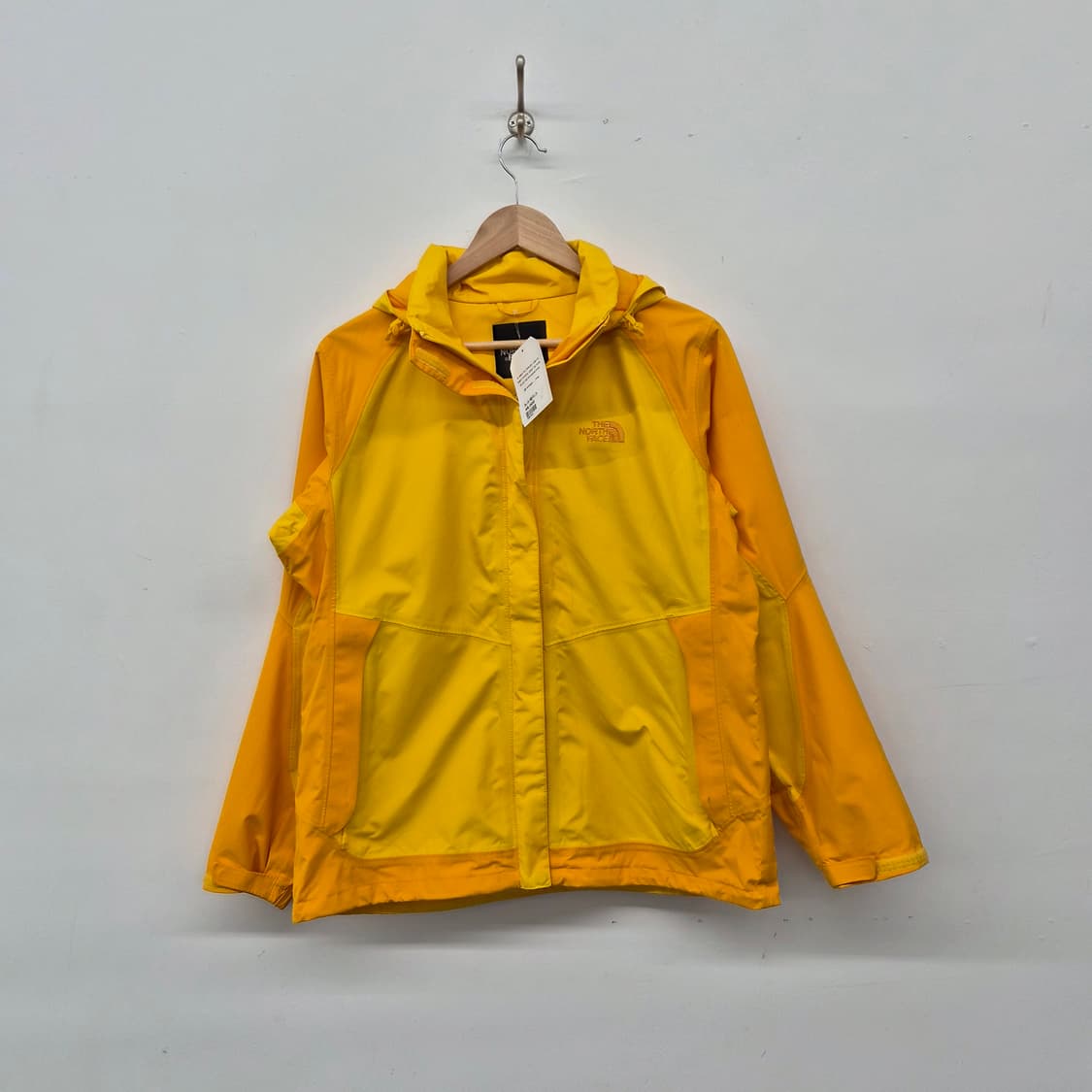 노스페이스 옐로우 바람막이 자켓 남성 M 상품이미지1