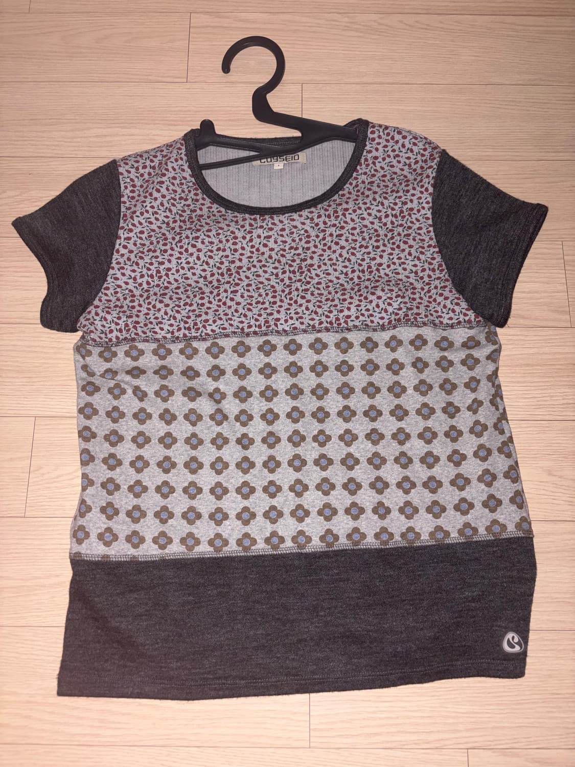 FLOWER PATCHWORK T-SHIRT GREY 상품이미지2