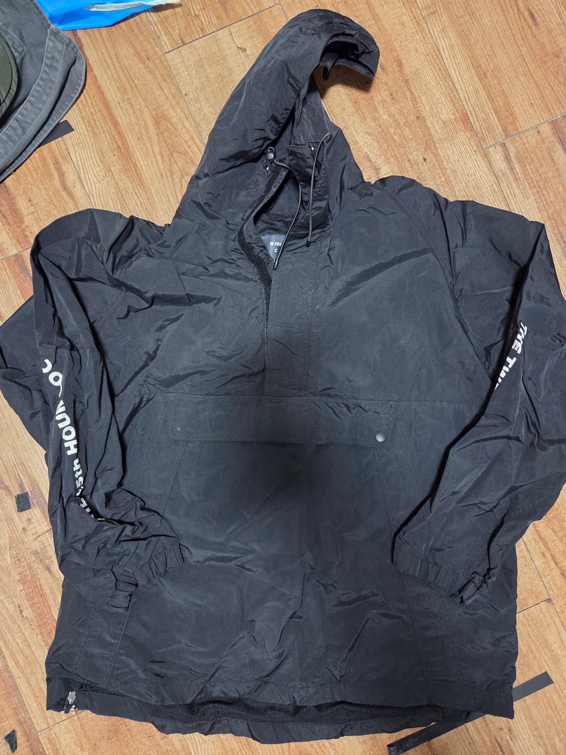 [네고가능]아노락 윈드브레이커 후드티 반집업 상품이미지1