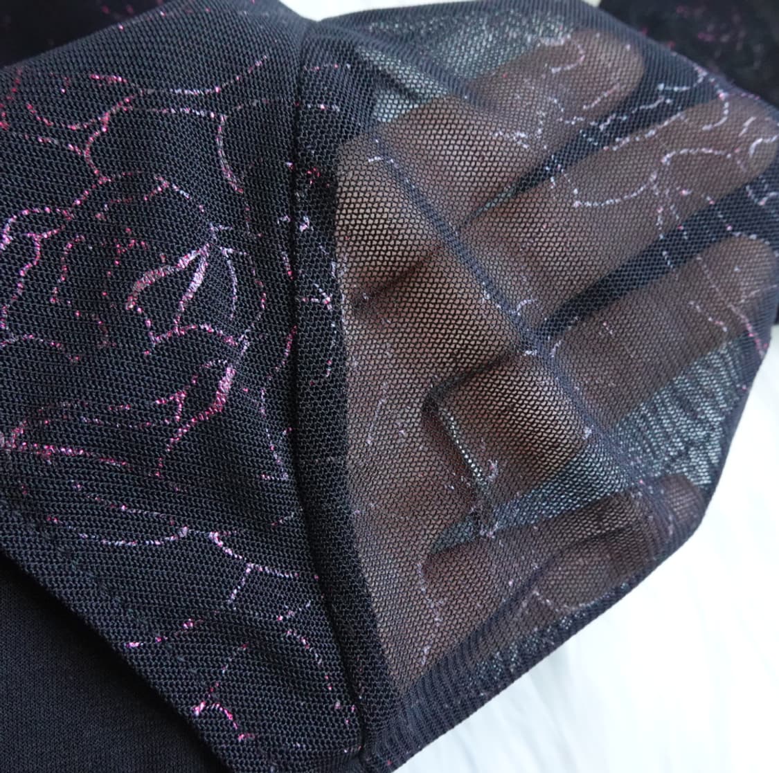 언발란스 메쉬 로즈 패턴 슬림 티셔츠 1889 
 상품이미지6