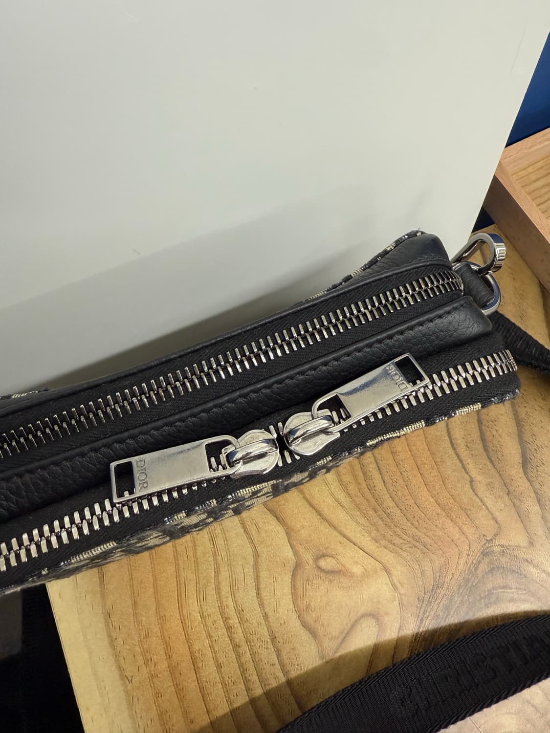 디올 오블리크 스트랩 파우치 메신저백 상품이미지4