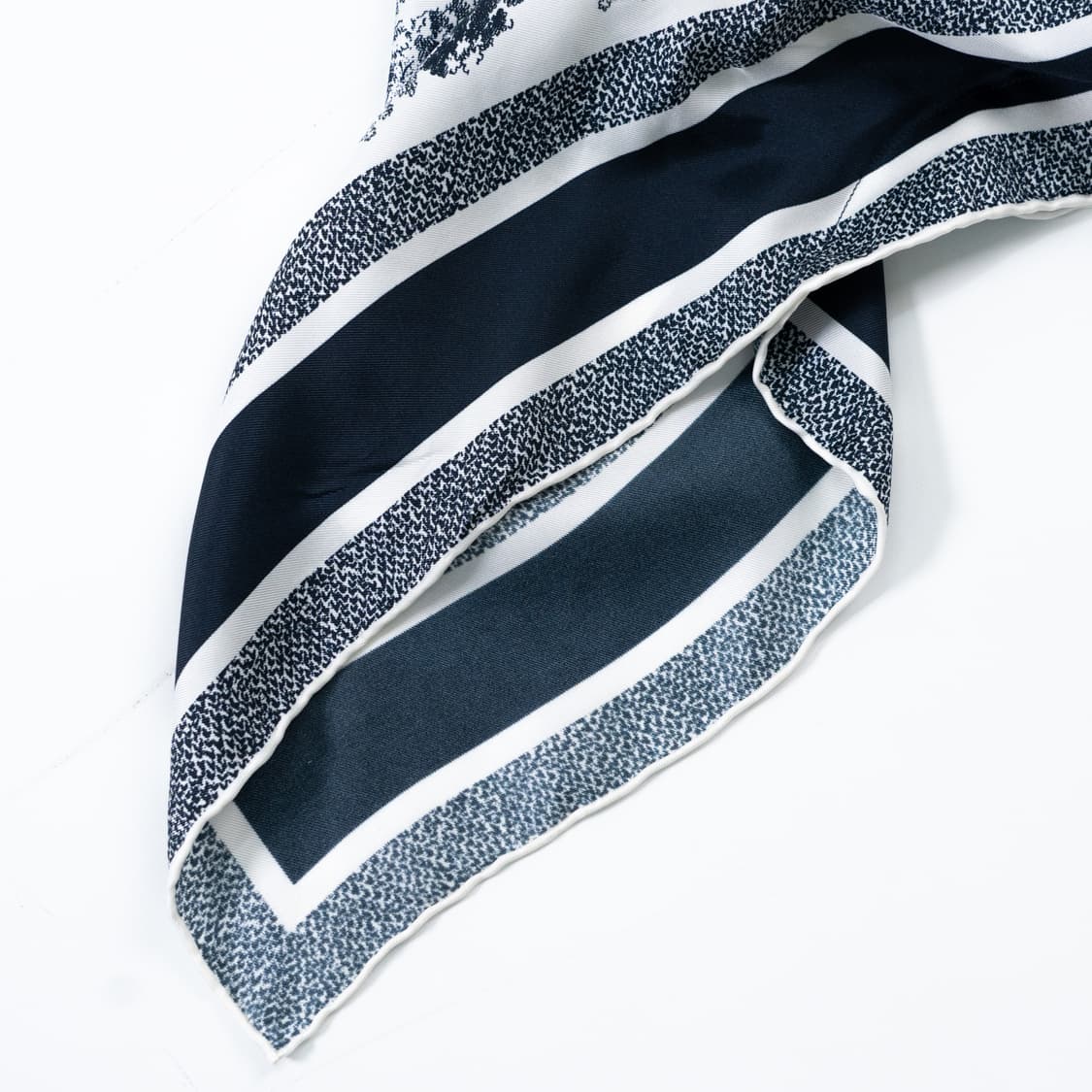 디올 트왈 드 주이 정글 모티브 실크 스카프 상품이미지6