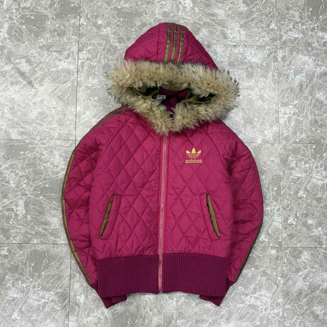아디다스 y2k 후드퍼 퀄팅 걸즈 패딩 자켓 상품이미지2