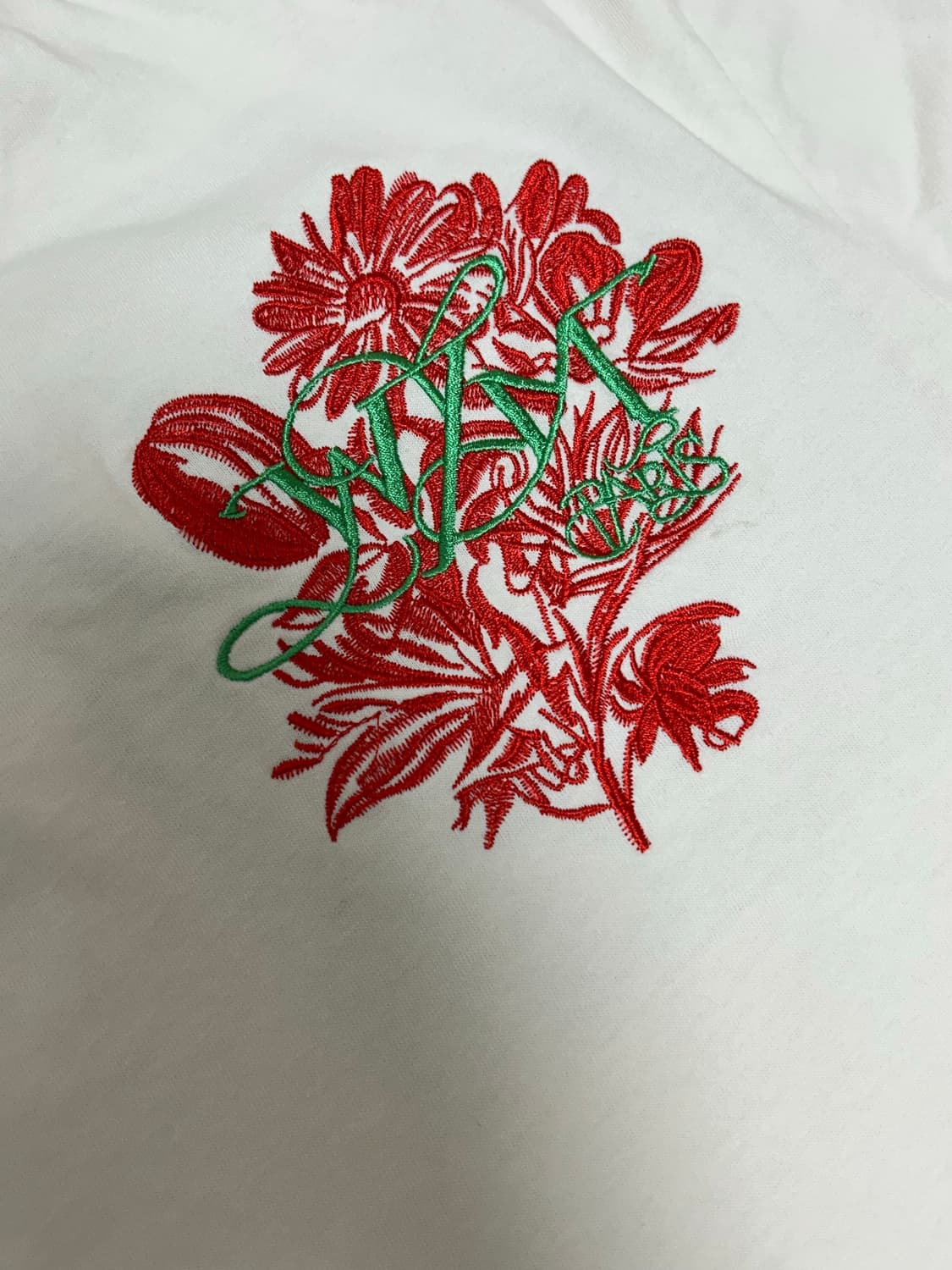 우영미 플라워 자수 반팔 티셔츠 상품이미지3