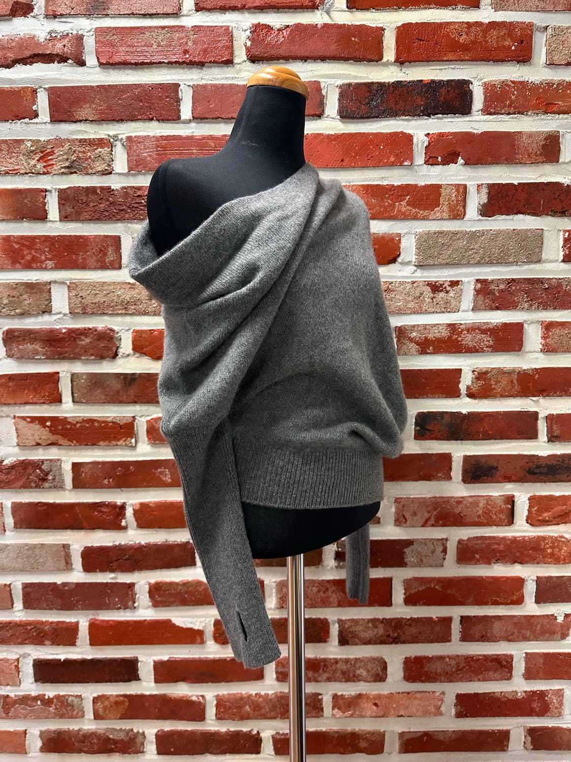 (2XS)톰포드 캐시미어100% 오프숄더 니트 상품이미지4