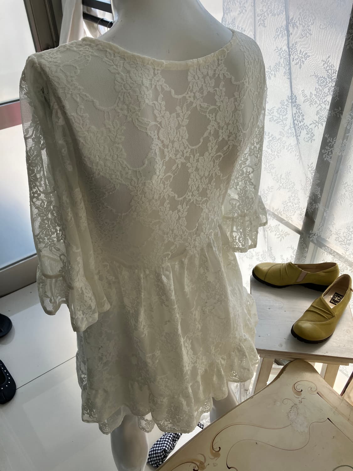 ivory flower lace sheer layered blouse 상품이미지4