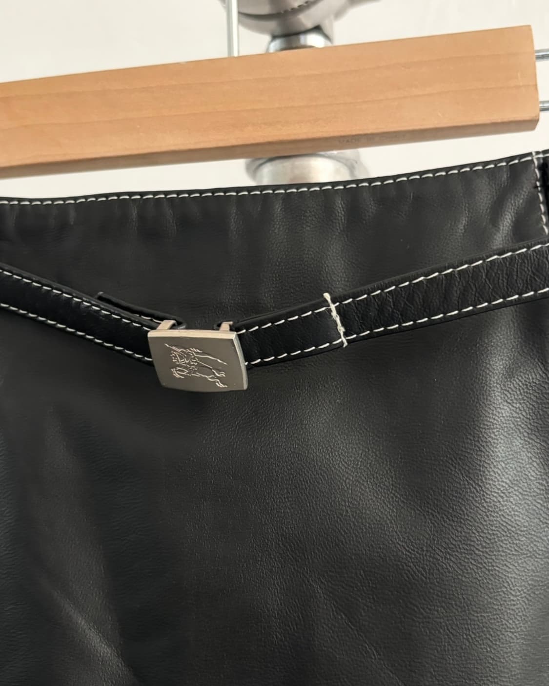 Burberry 버버리 블랙 레더 미디 스커트 상품이미지6