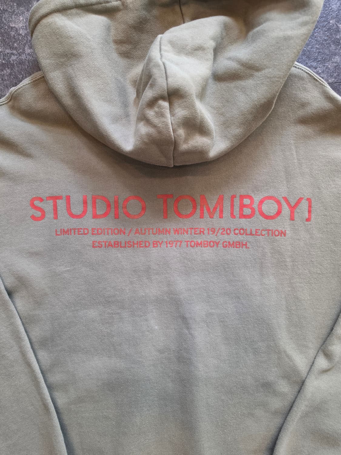 스튜디오 톰보이(STUDIO TOMBOY)카키 후드 티셔츠 상품이미지7