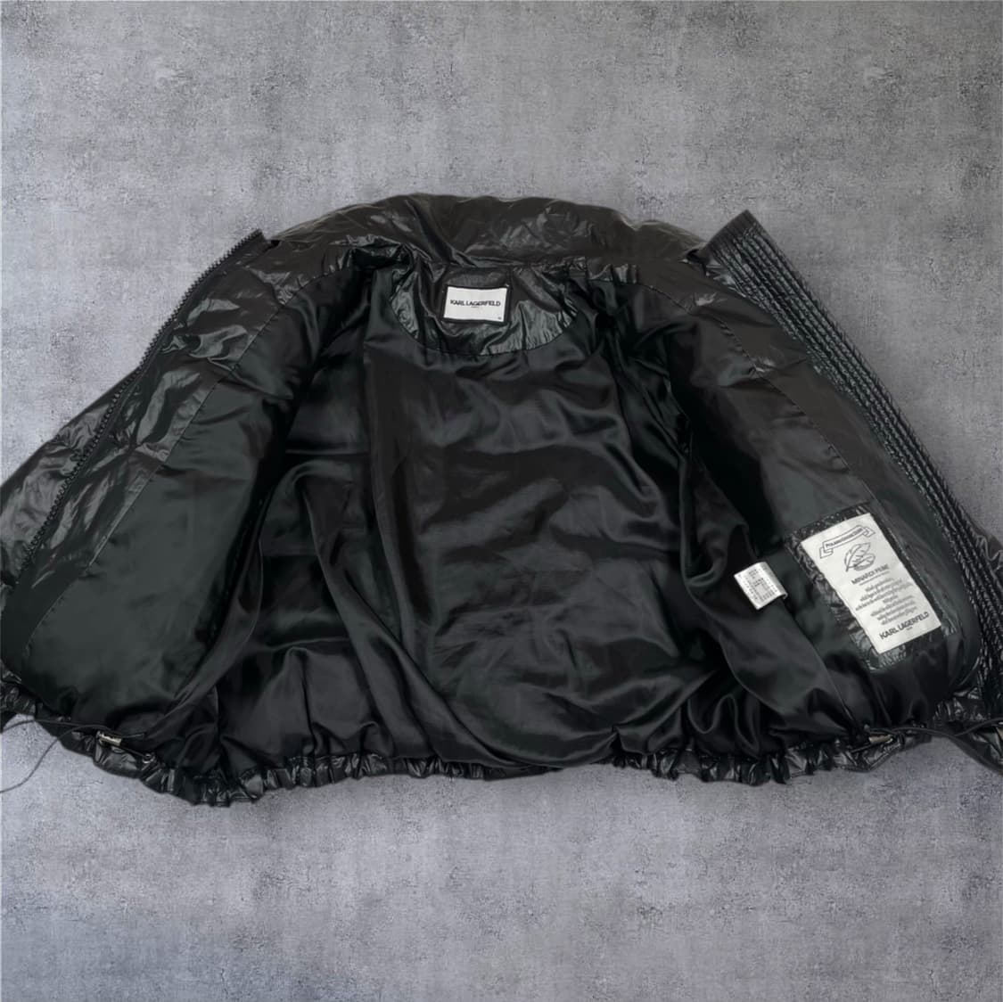 칼라거펠트 블랙 폴란드 구스다운 유광 숏 패딩 90 상품이미지3