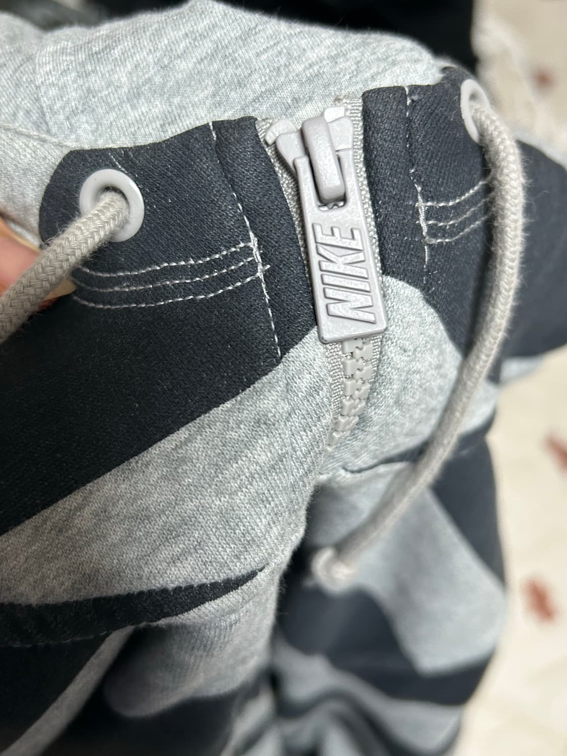 나이키 스트라이프 단가라 후드집업 상품이미지3