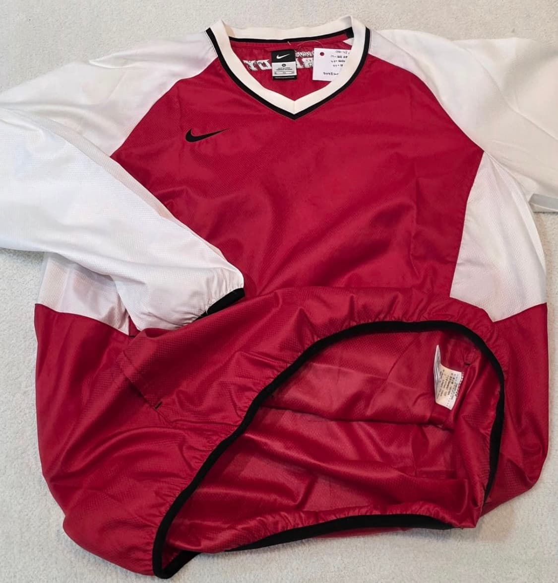 NIKE [나이키] UV 브이넥 경량 우븐 맨투맨 상품이미지3