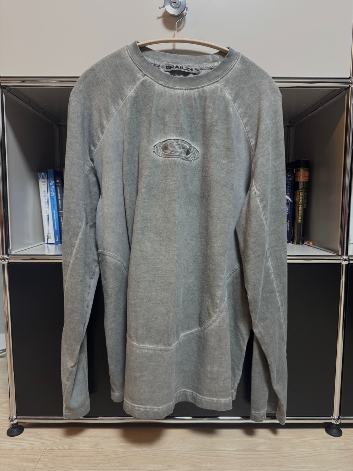 그레일즈 GEOMETRY LUNAR LONG SLEEVE (챠콜) 상품이미지1