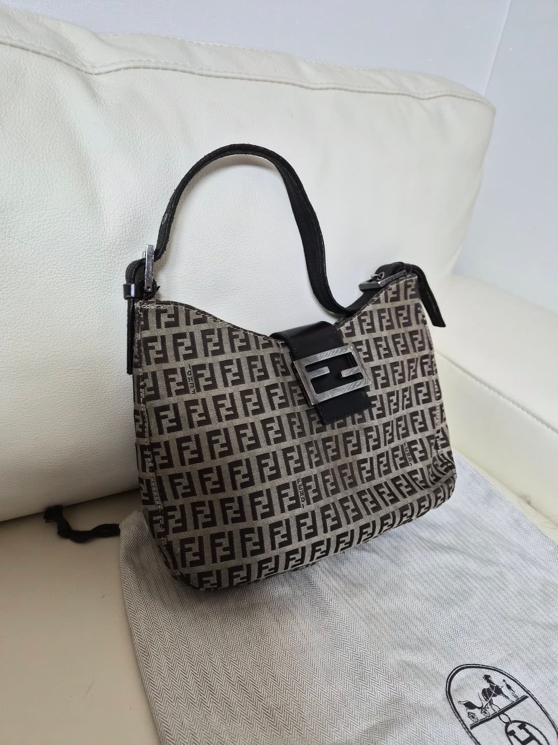 펜디정품 숄더백 28x17 상품이미지1