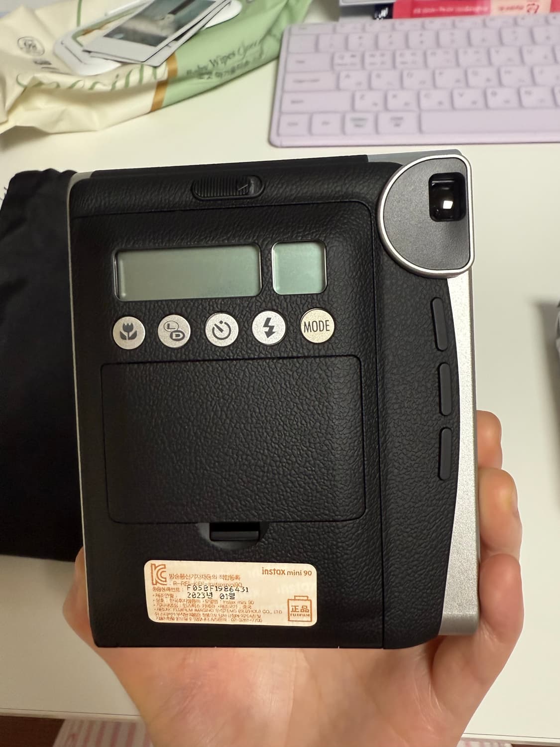 인스탁스 미니 90 + 파우치 + 충전기 + 스트랩 + 필름 13장 상품이미지3
