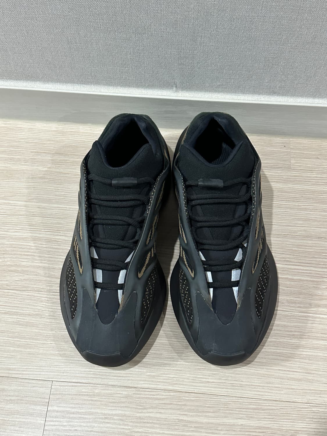 yeezy 700 v3 클레이브라운  상품이미지3