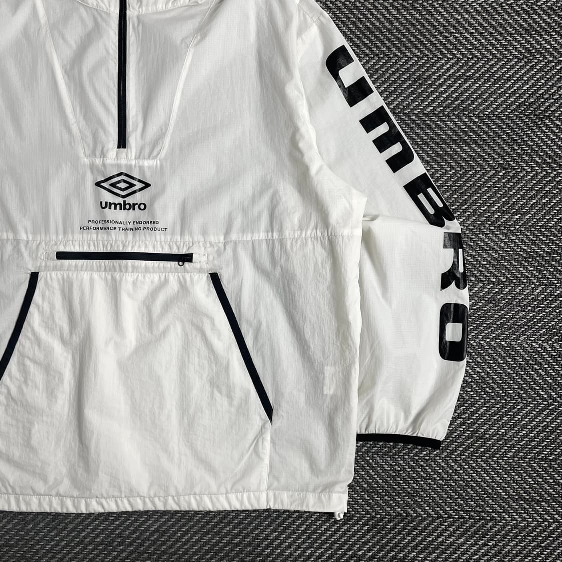 엄브로 빅로고 나일론 아노락 웜업 y 3228 상품이미지3