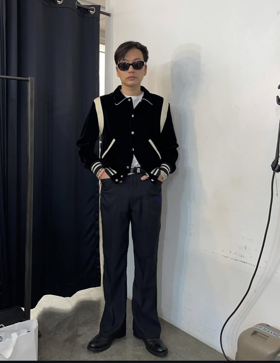 셀린느 이동휘 테디 벨벳 가죽트리밍 바시티 자켓 상품이미지1