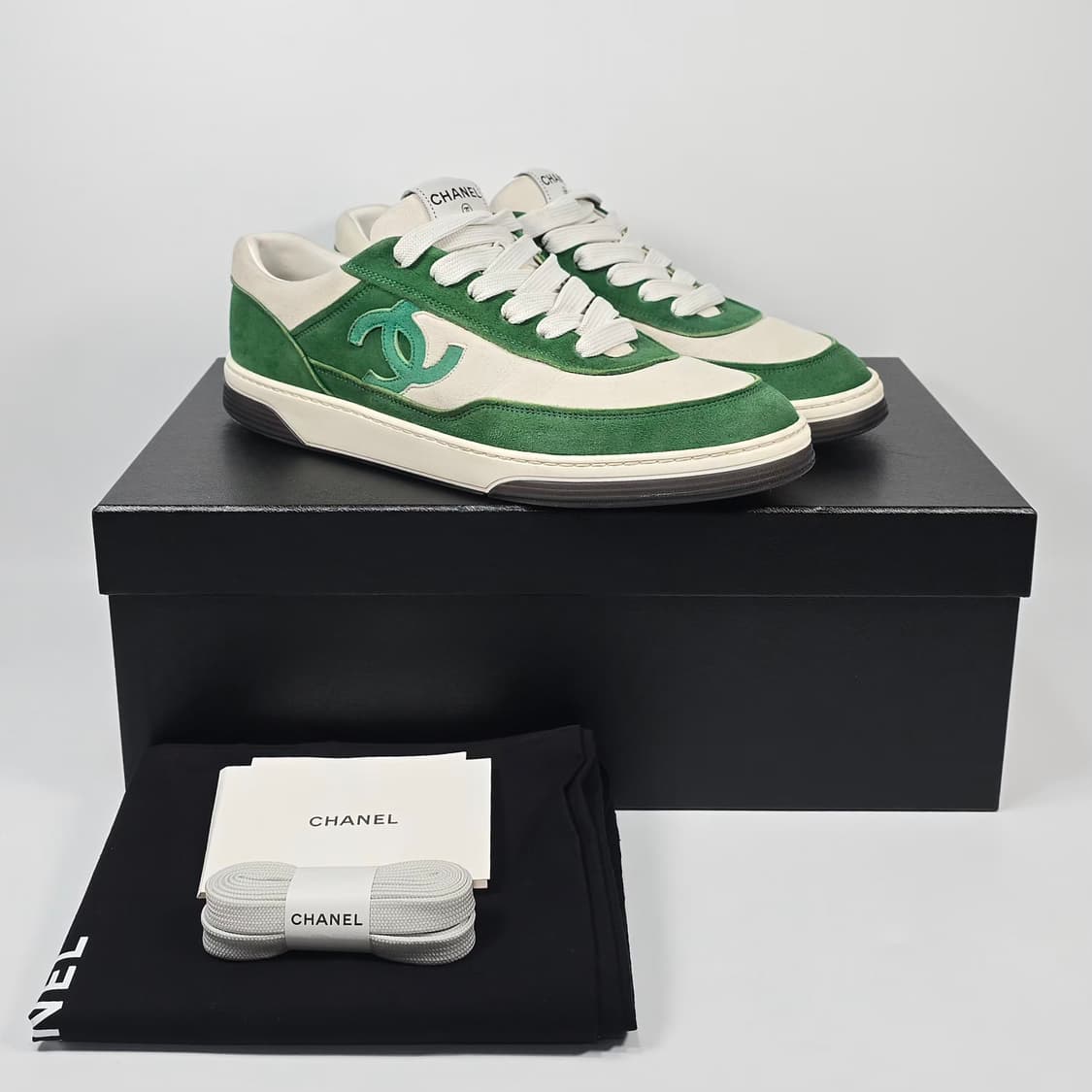 샤넬 CC 로고 그린 스웨이드 스니커즈 ( 280 ) 상품이미지1