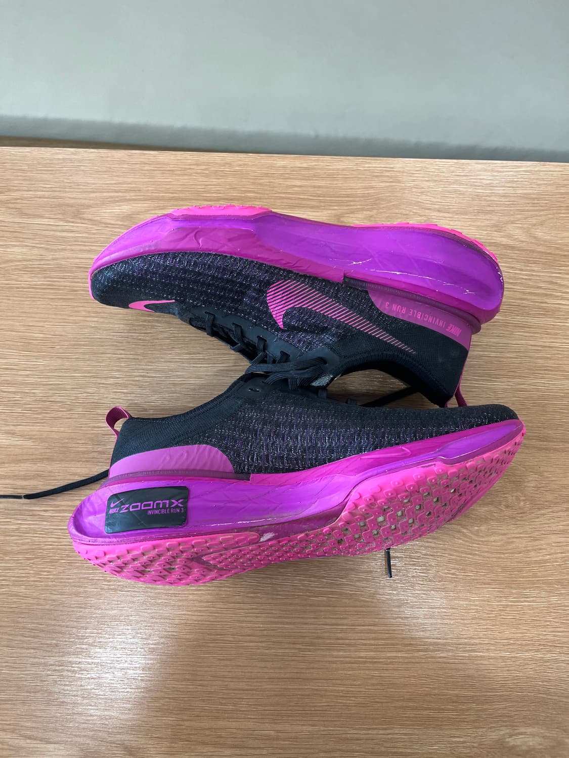 [280] 나이키 줌X 인빈시블 런 3 블랙 비비드 그레이프 상품이미지2