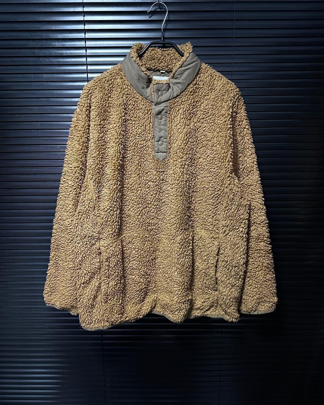 유니클로 화이트마운티니어링 콜라보 반집업 뽀글이 양털 후리스 플리스 카멜 상품이미지1