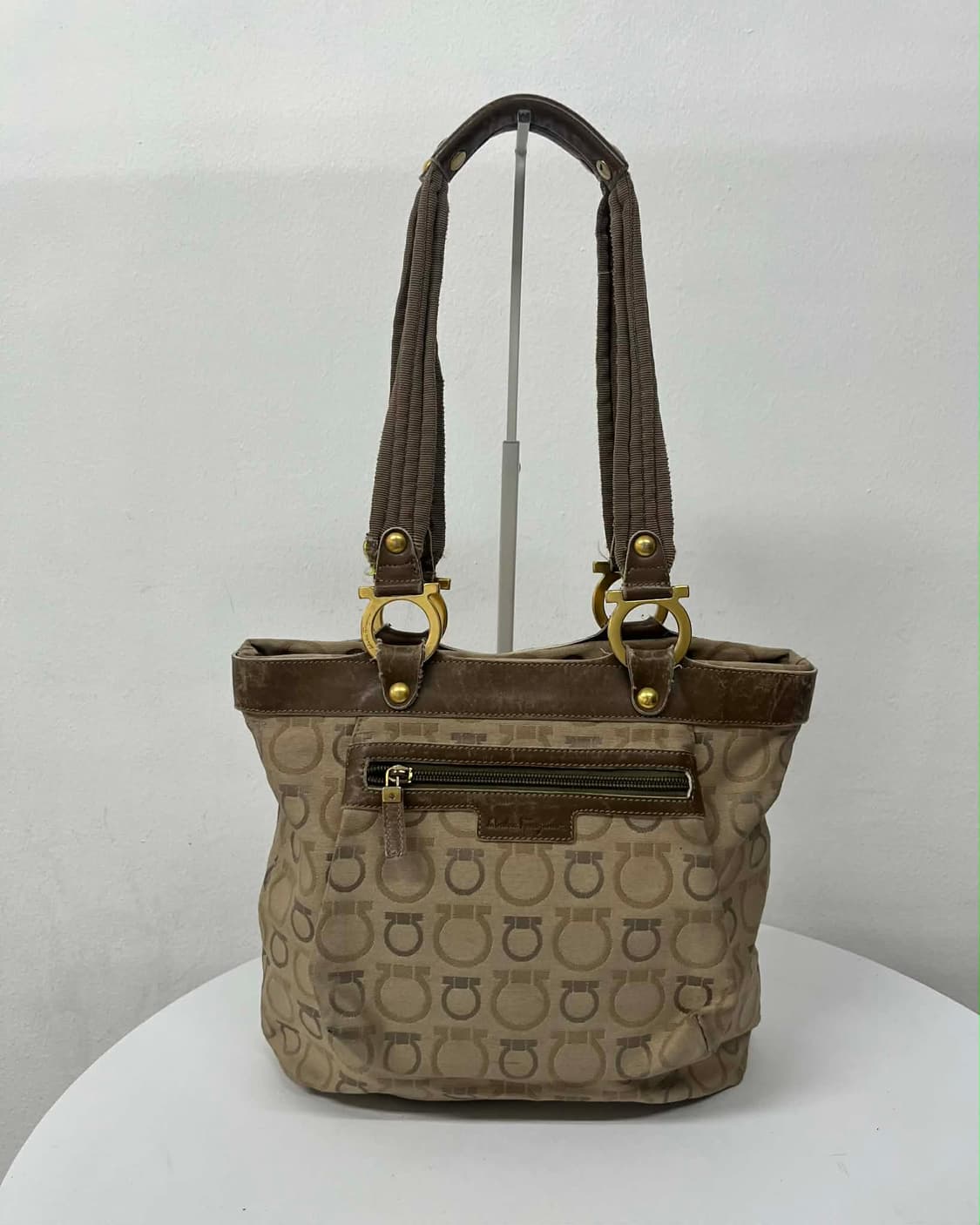 살바토레 페라가모 간치니 자카드 숄더 토트백 상품이미지1