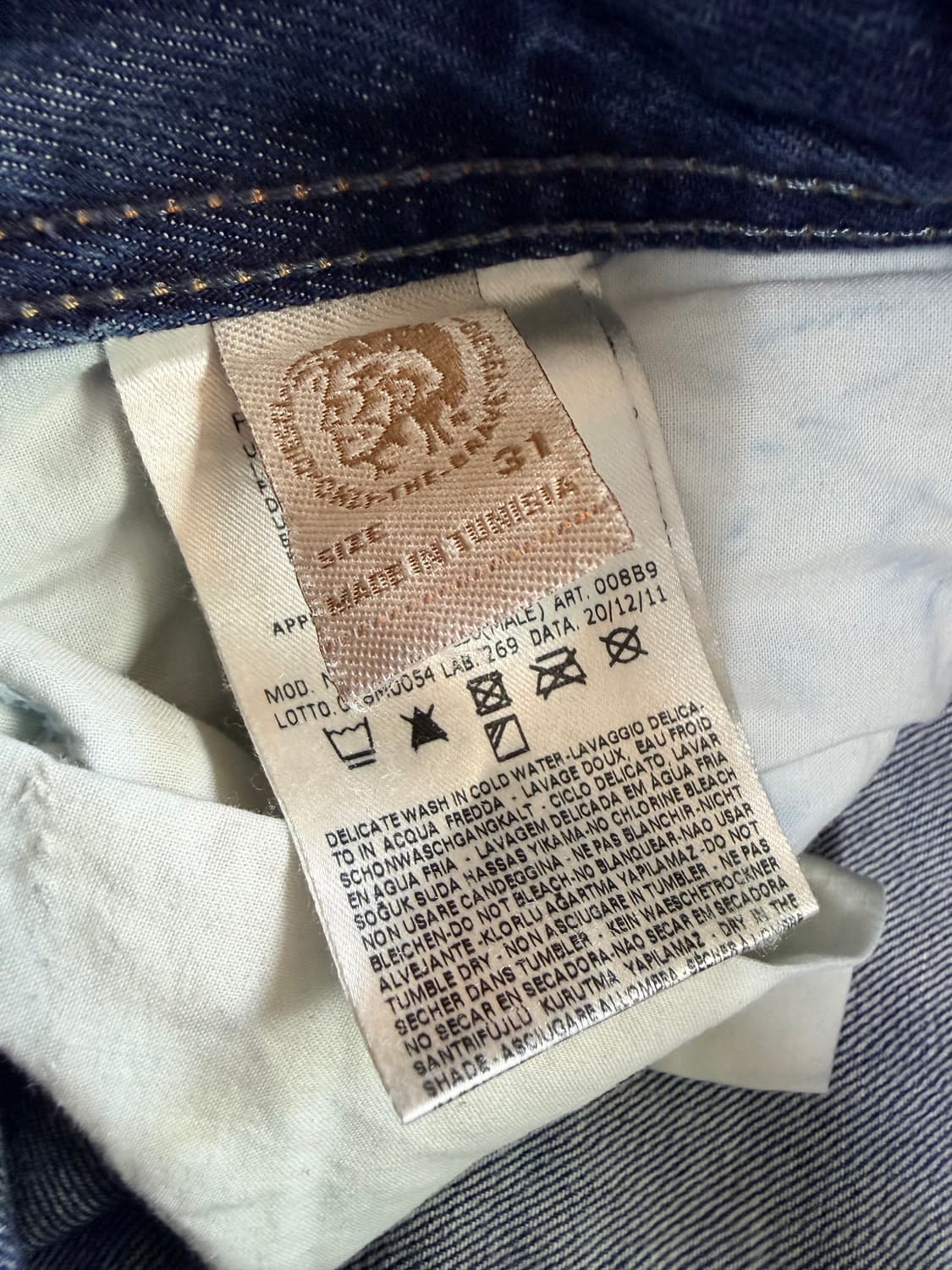 [DIESEL] 디젤 NEW-FANKER 레귤러 슬림 부트컷 데님 상품이미지6