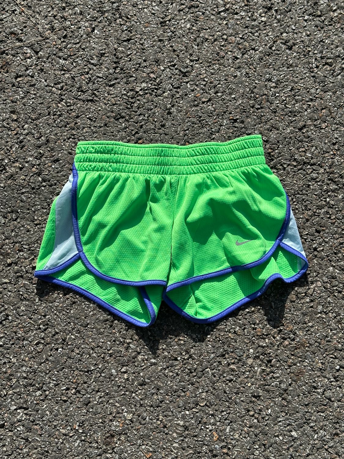 [S] 나이키 여성 형광연두 메쉬 러닝 쇼츠 반바지 상품이미지1