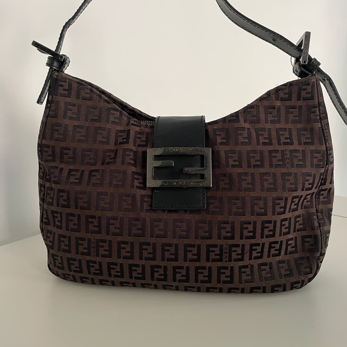 펜디 FF 로고 주키노 자카드 호보백 상품이미지2