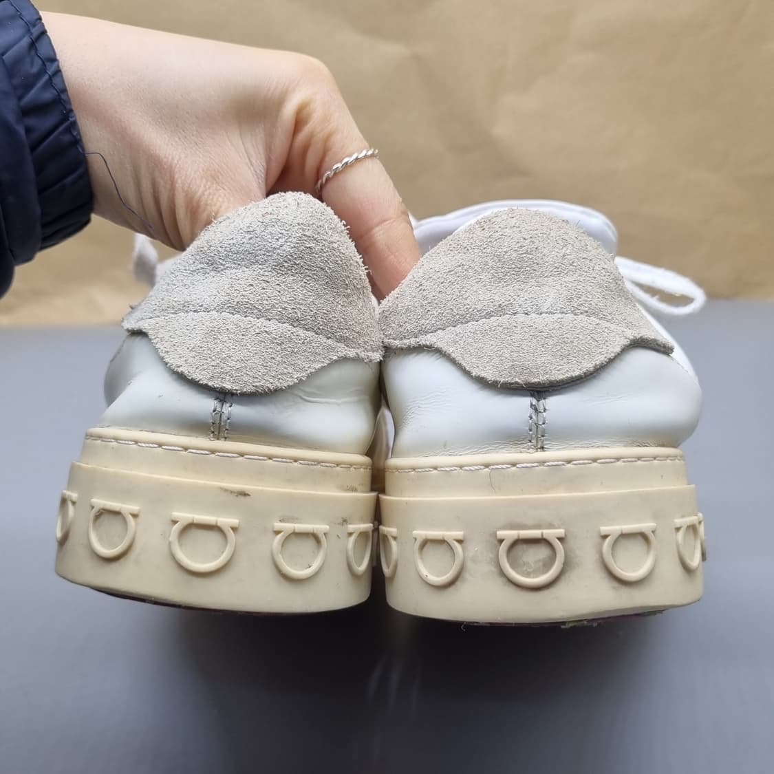 페라가모 간치니 스니커즈 255 상품이미지4