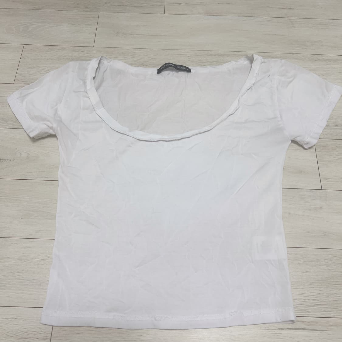 보헤미안서울 딥 유넥 하프 슬리브 탑 티 윤비누 착용 상품이미지4