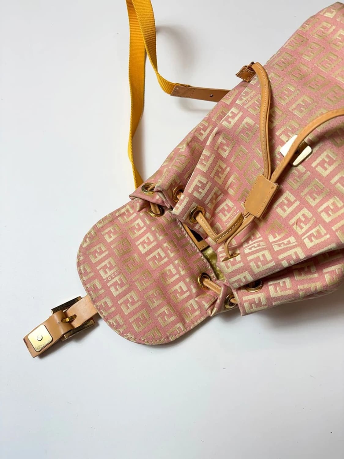 펜디 FENDI 아이코닉 주카 패턴 핑크 백팩 Q1479 상품이미지4