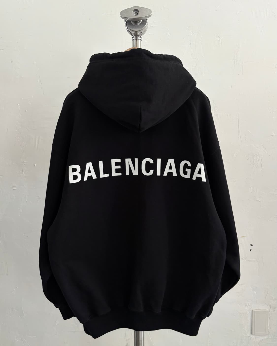 Balenciaga 발렌시아가 블랙 백로고 후드티 상품이미지4