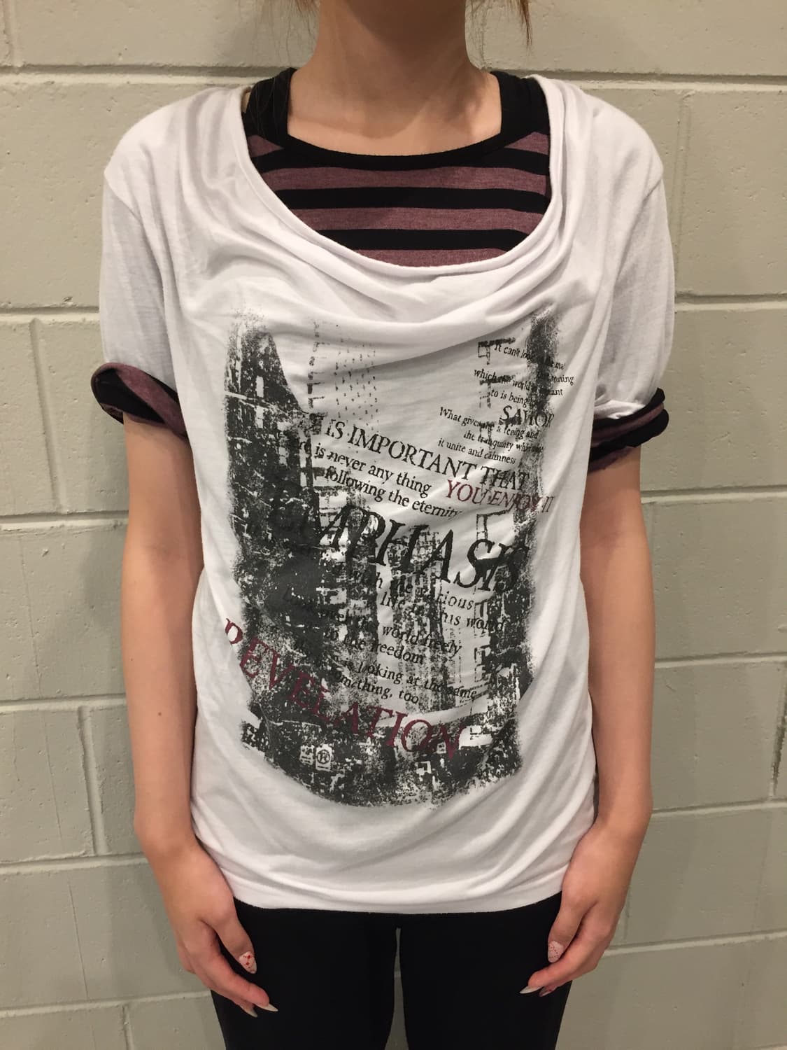 Layered Stripe Sleeve Graphic T-Shirt 상품이미지1