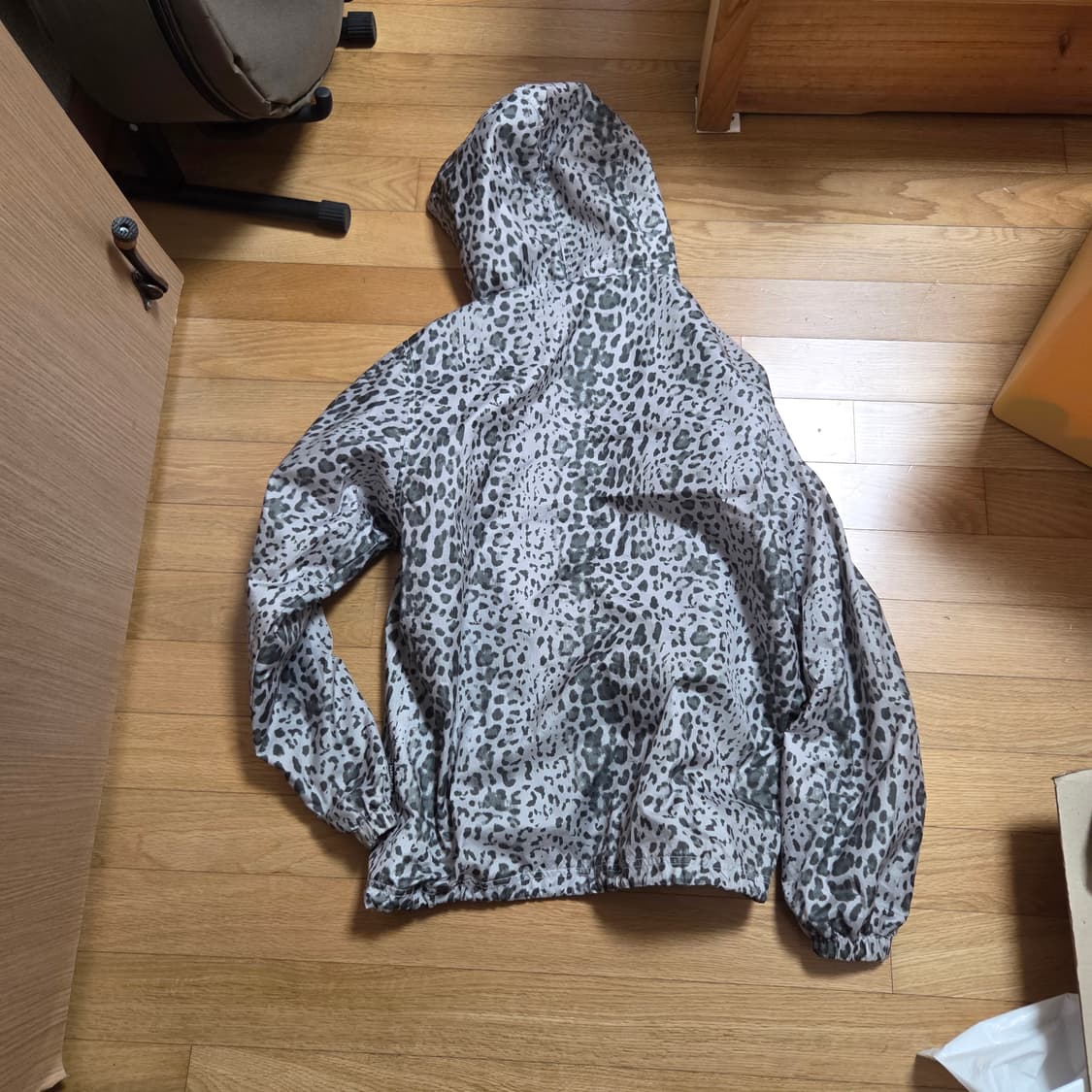 예스아이씨 레오파드 바람막이 상품이미지3