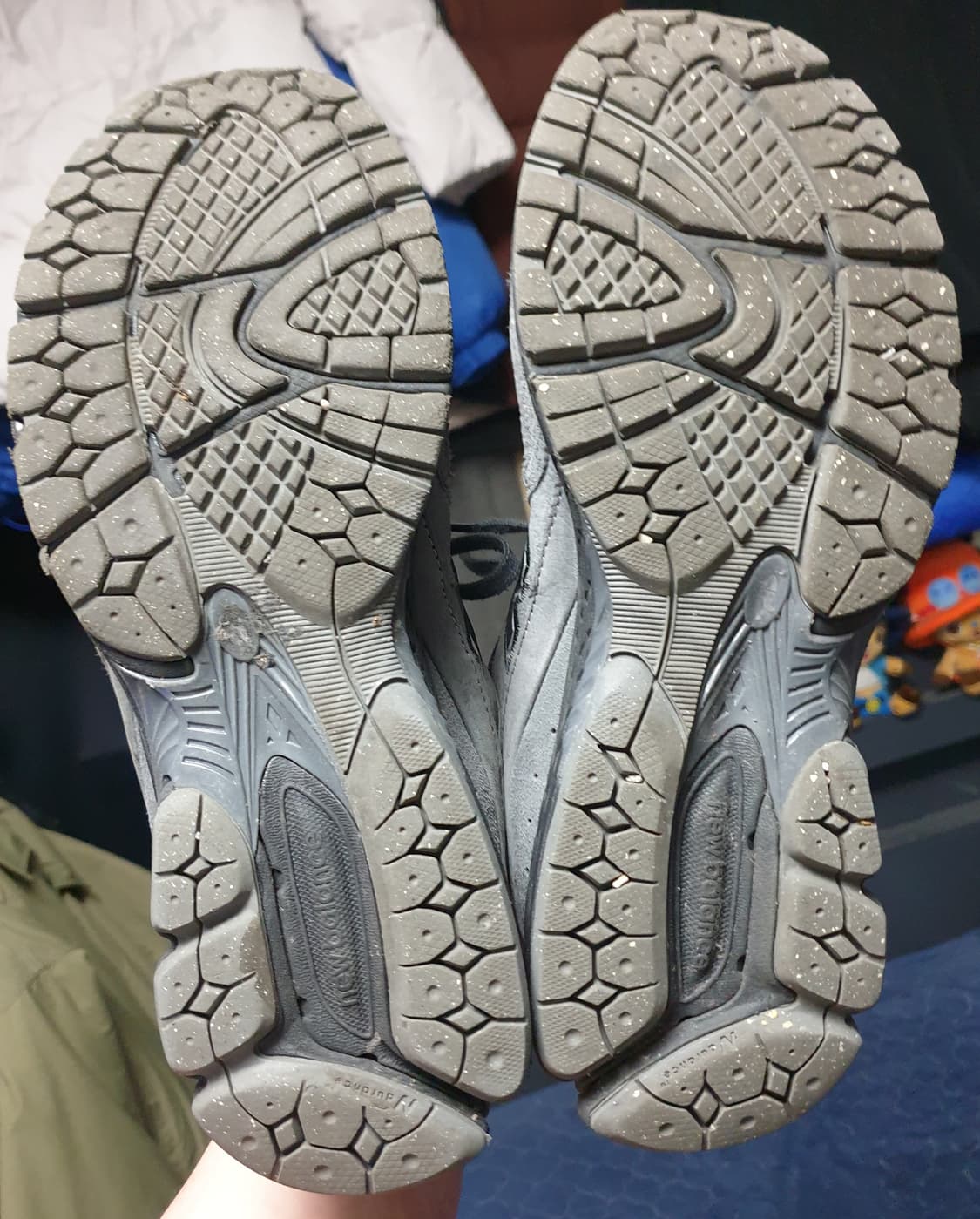 뉴발란스 2002R 다크 그레이 스니커즈 (285) 상품이미지5