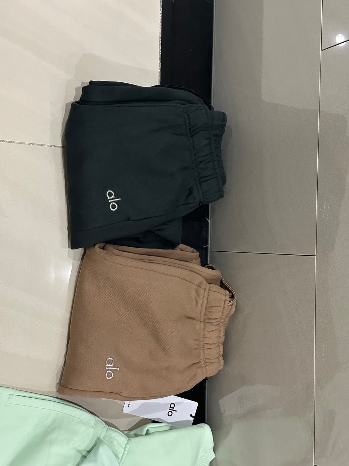 ALO Accolade 알로 스웨트팬츠 새상품 상품이미지1