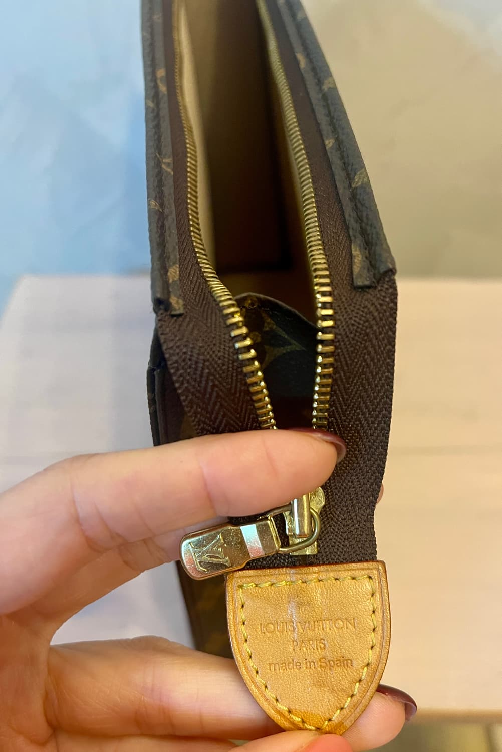 루이비통 Louis Vuitton 포쉐트 토일렛 26 모노그램 클러치 상품이미지4