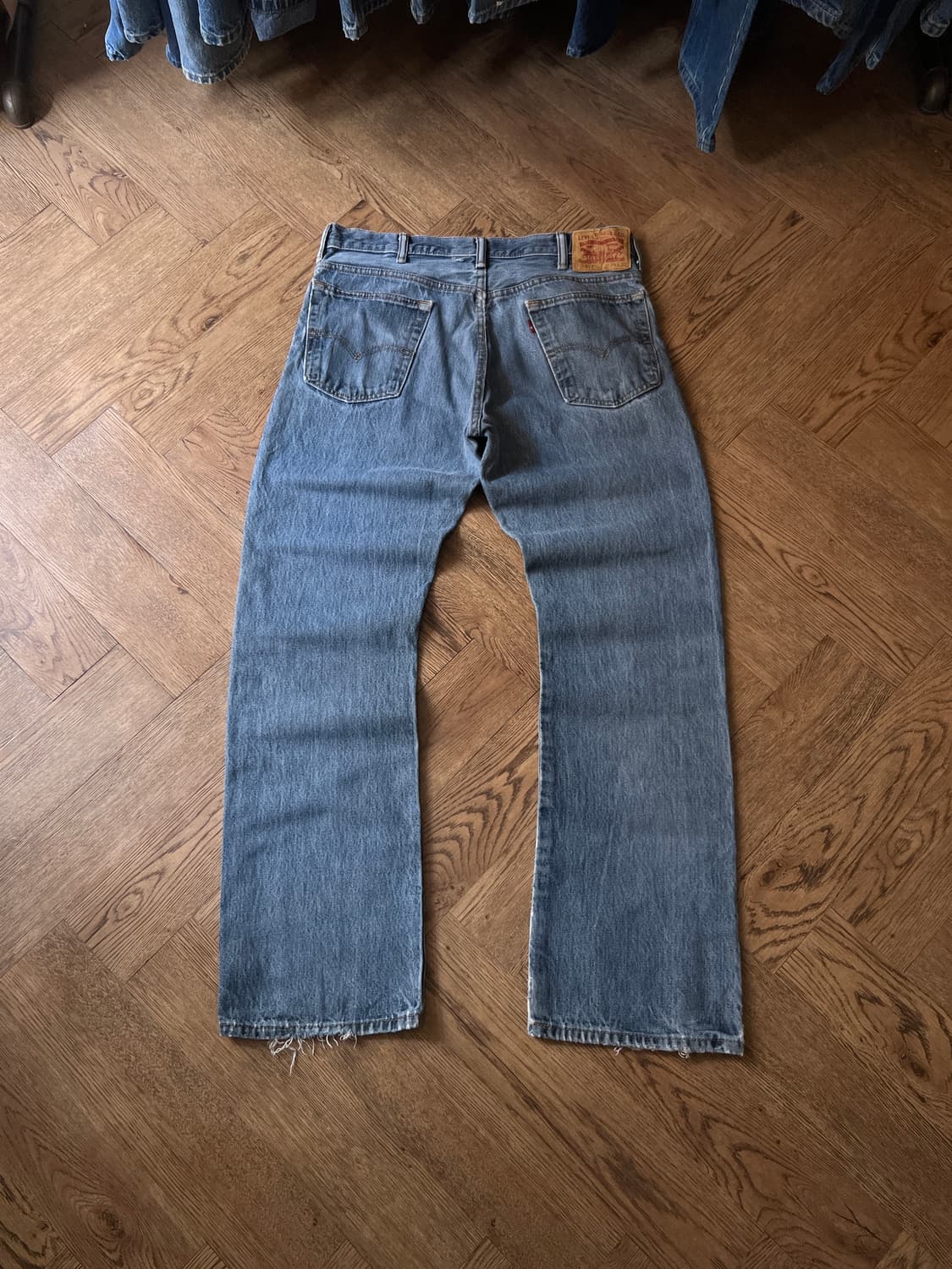 [34]리바이스 517 블랭크탭 싱글 디스트로이드 플레어핏 데님 팬츠 상품이미지2