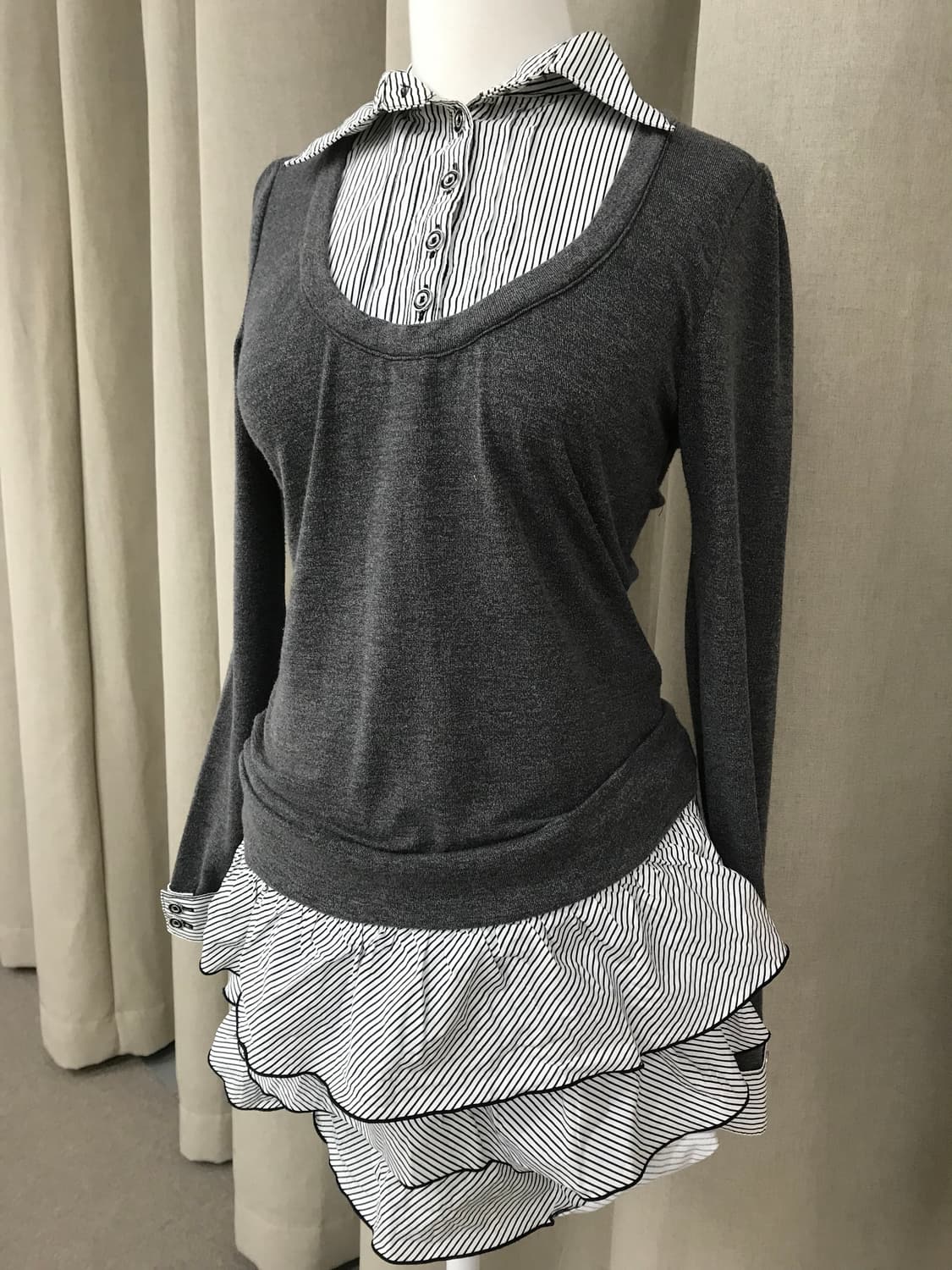 Gray ruffle-skirt shirt-collar dress 상품이미지4