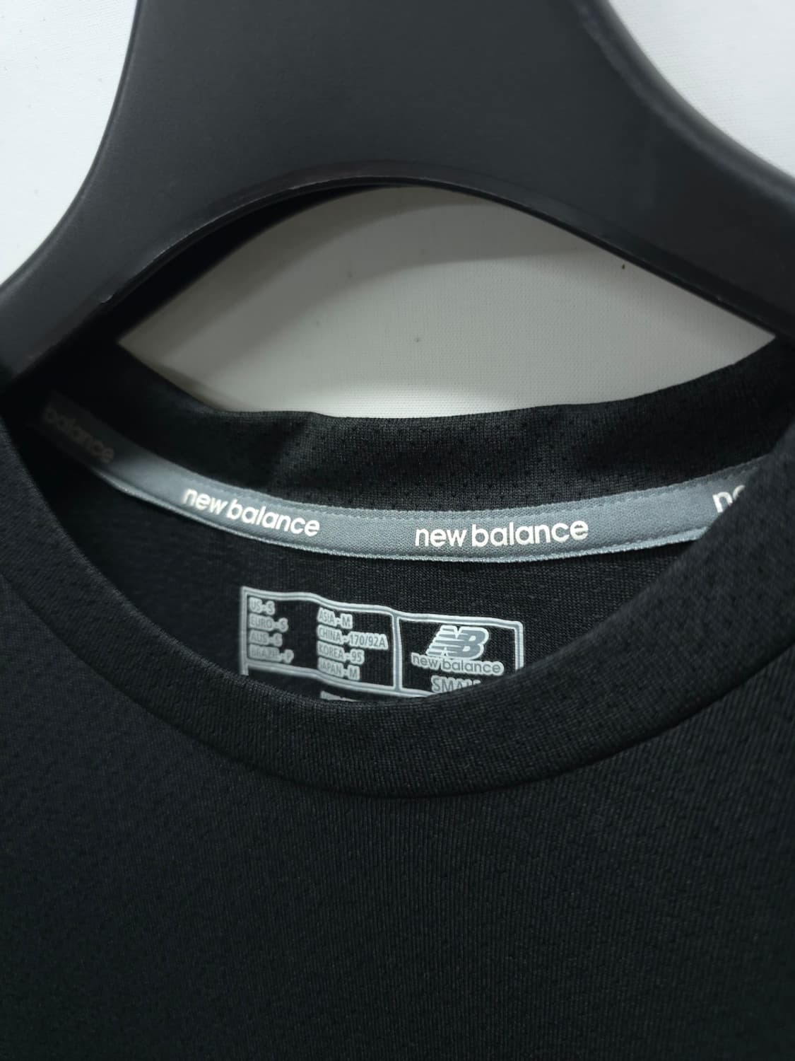 뉴발란스 남성 블랙 런닝 기능성 반팔 티셔츠(95) 상품이미지5