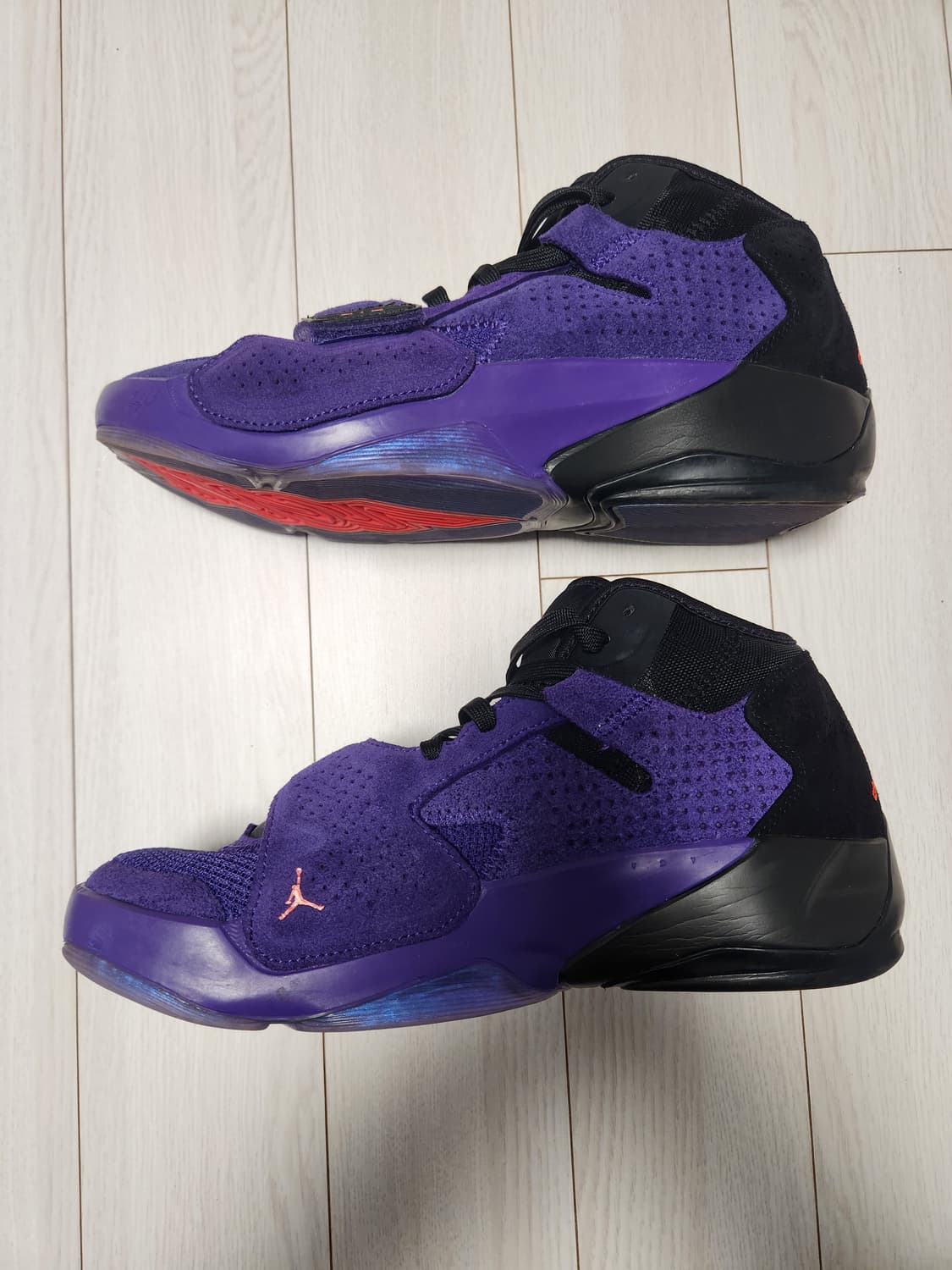 나이키 조던 자이언 2 PF 코트 퍼플 블랙 사이즈250

오염 하자없이 상품이미지7