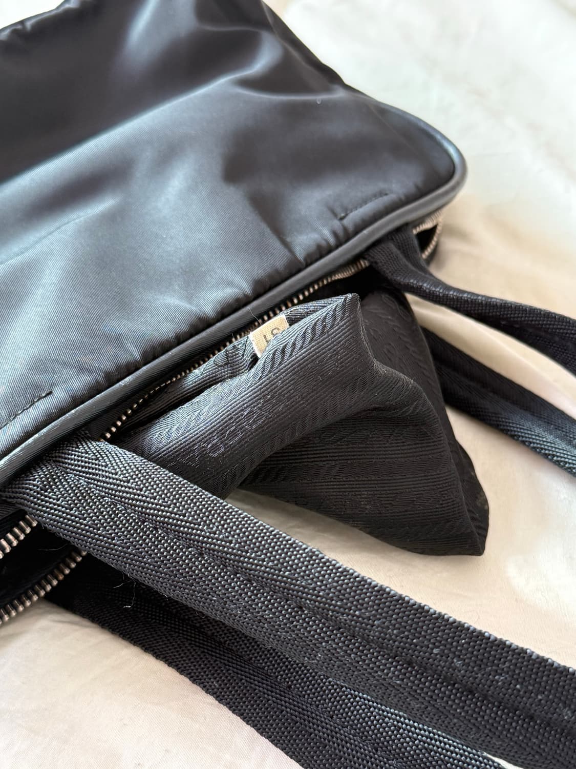 정품 프라다 블랙 나일론 토트백 상품이미지9