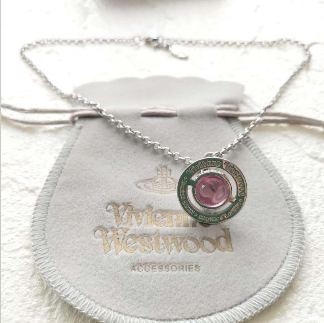 비비안 웨스트우드 아카이브 핑크 크리스탈 3d orb 팬던트 목걸이 상품이미지4