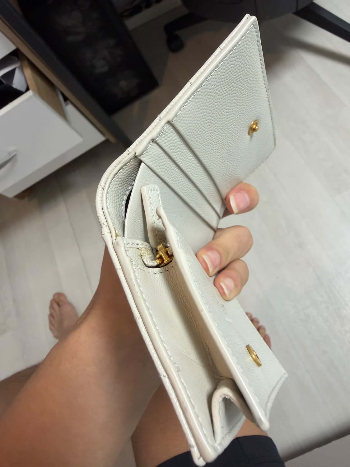 생로랑 마틀라세 반지갑 상품이미지4