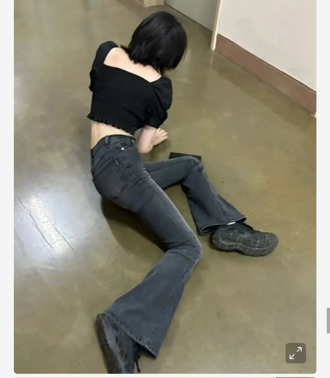 낫유어로즈 퍼프 크롭 블라우스 상품이미지1