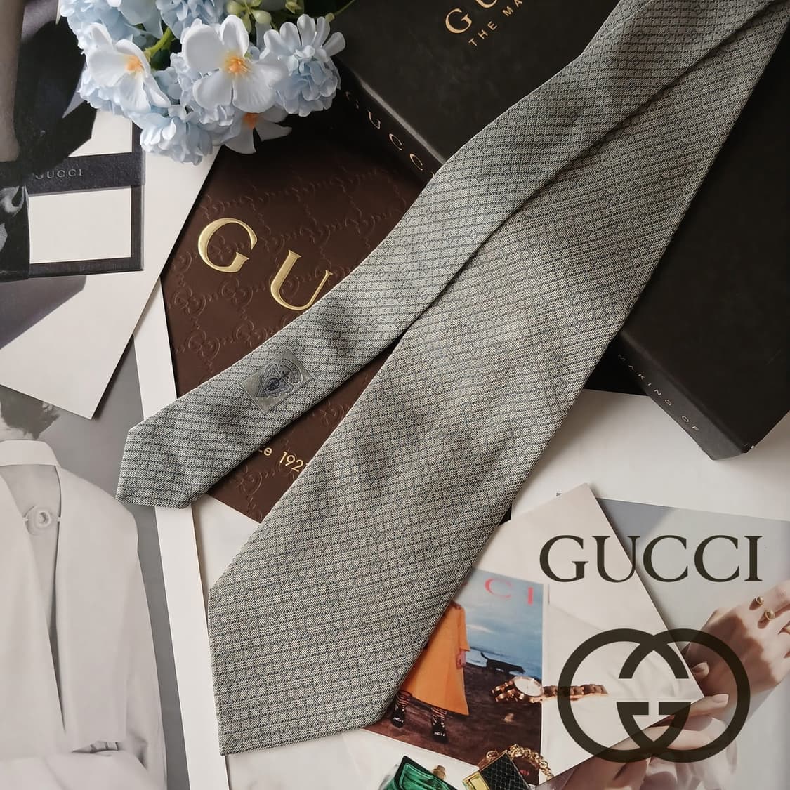 구찌 실크 그레이 로고 자카드 넥타이 9.6cm B등급 A19137
 상품이미지1