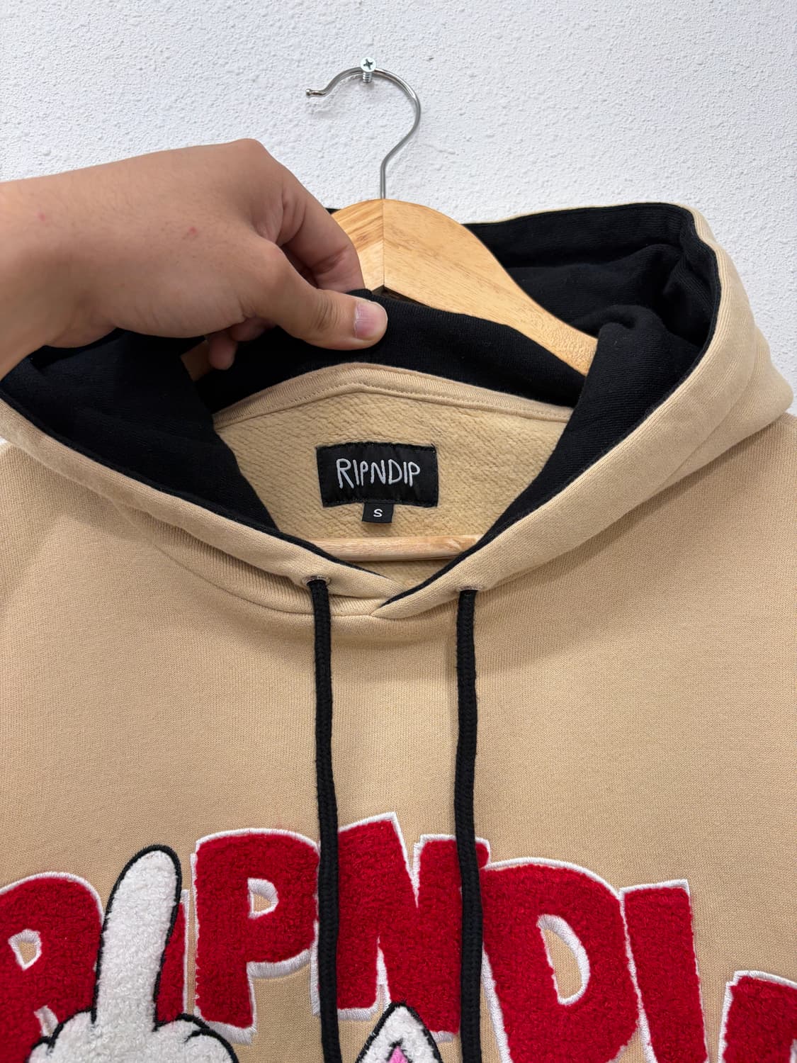 RIPNDIP 빅로고 고양이 자수 후드티 상품이미지5