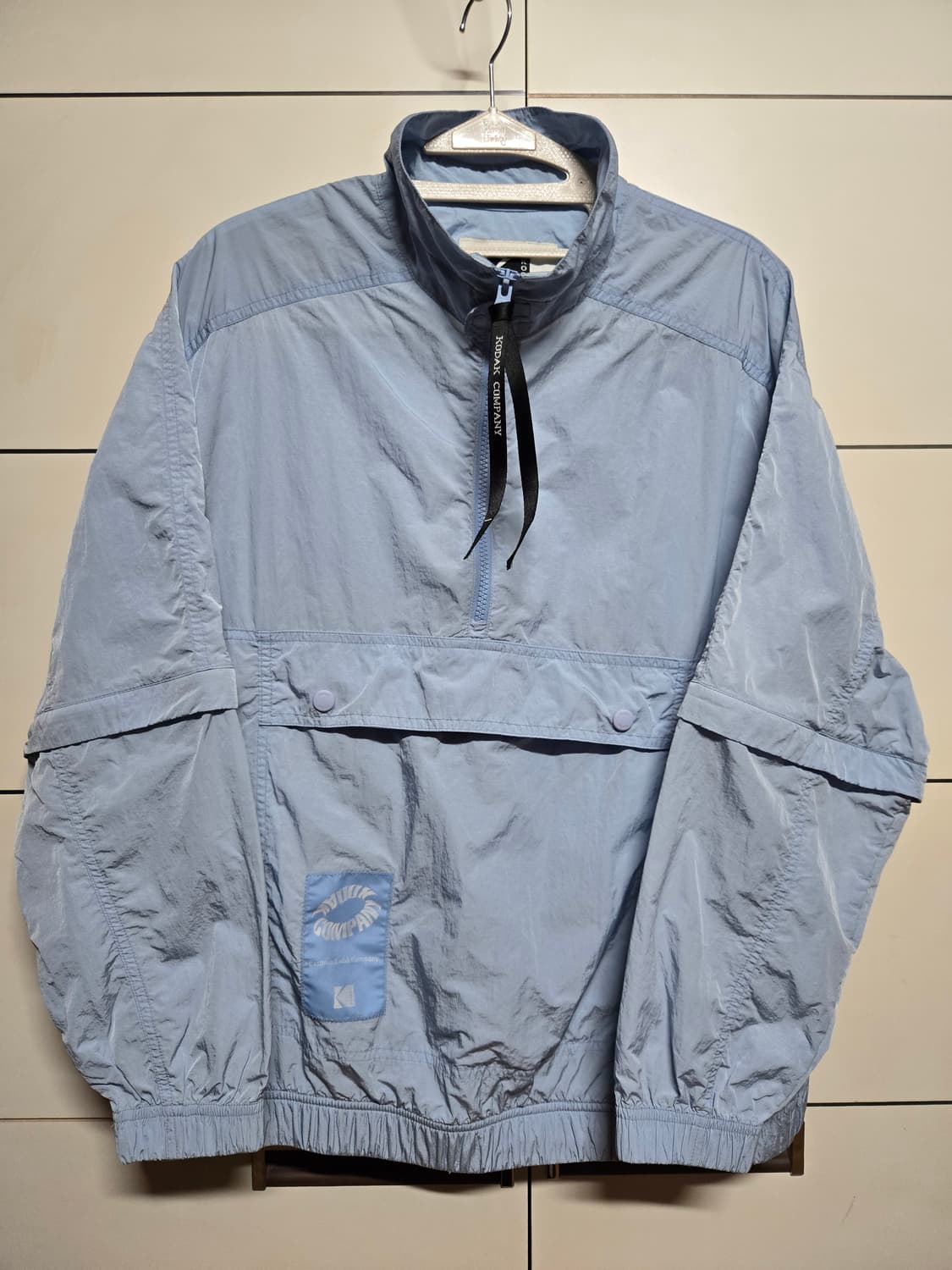 코닥 스카이블루 빅포켓 아노락 반집업 상품이미지1